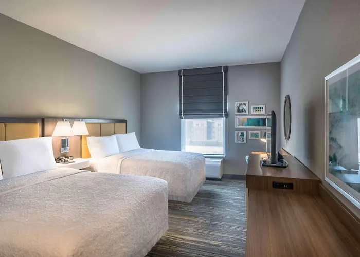 Hampton & Capitol-university Hotel