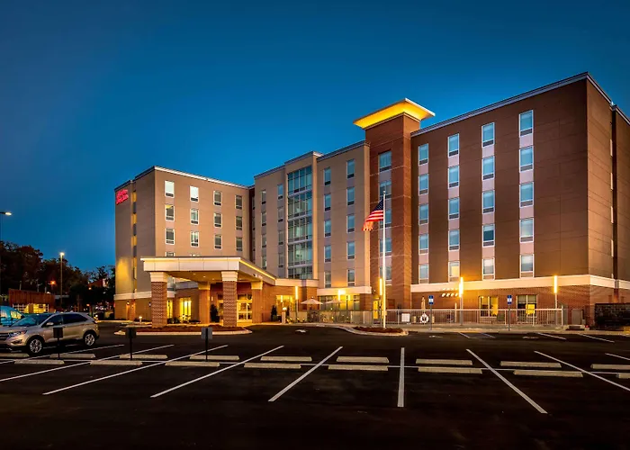 Hampton & Capitol-university 3*