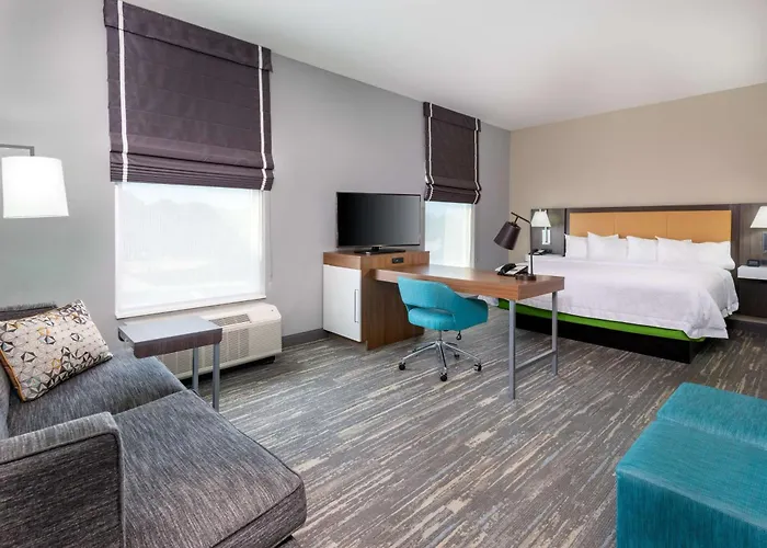 Hampton & Capitol-university Hotel 3*