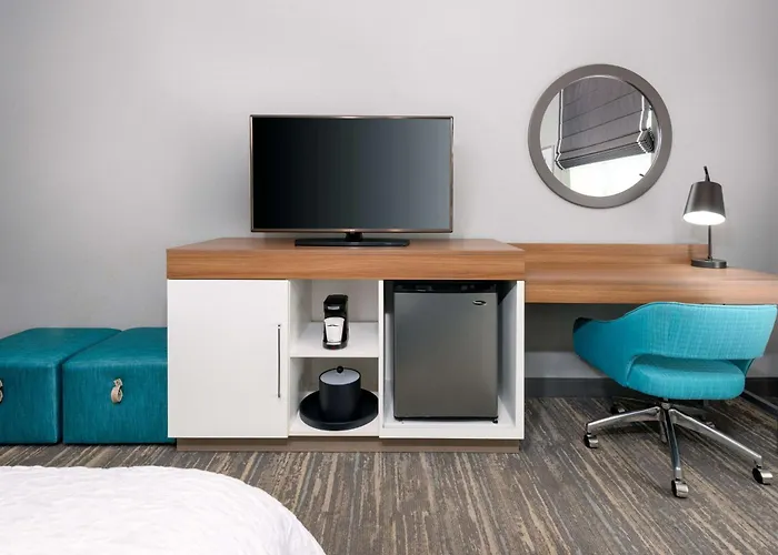 Hotel Hampton & Capitol-university 3*