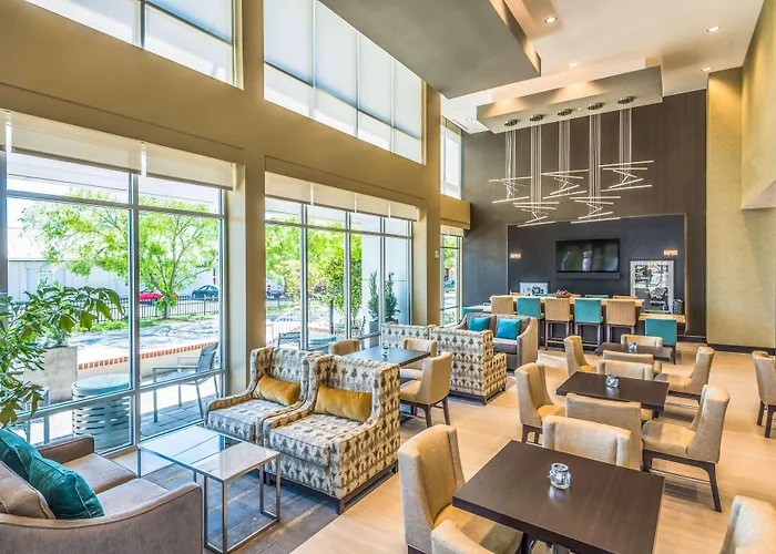 Hotel Hampton & Capitol-university