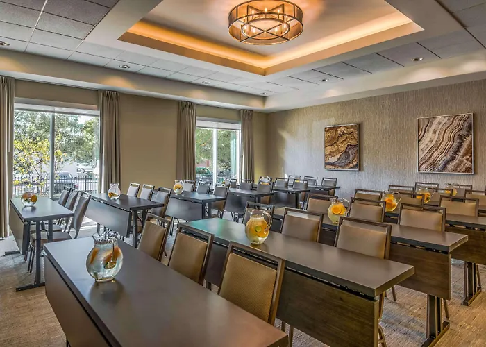 Hampton & Capitol-university Hotel 3*