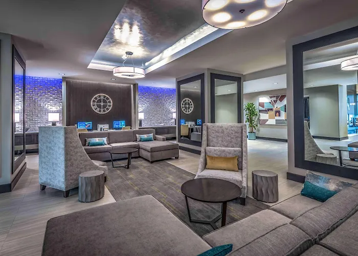 Hampton & Capitol-university 3*